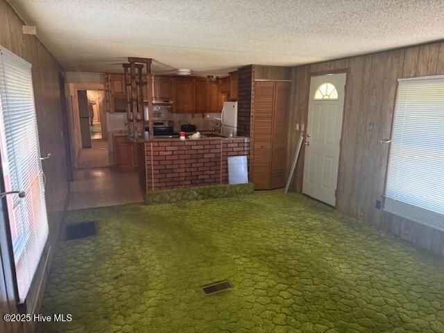 323 Pierce Road, Hallsboro, NC 28442