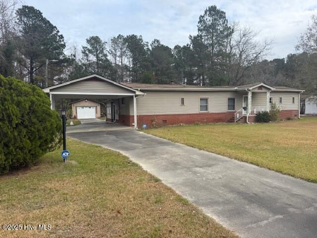 323 Pierce Road, Hallsboro, NC 28442