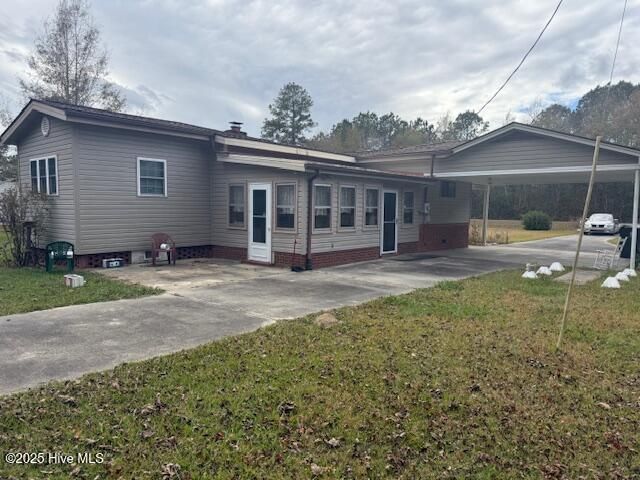 323 Pierce Road, Hallsboro, NC 28442