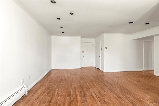40 Daley Place 40-227, Lynbrook, NY 11563