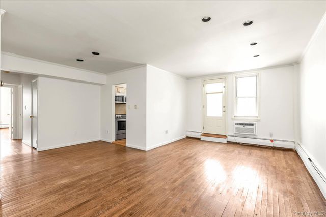 40 Daley Place 40-227, Lynbrook, NY 11563