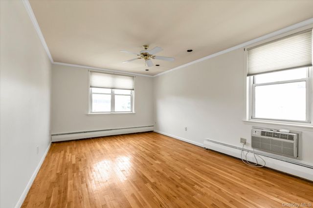 40 Daley Place 40-227, Lynbrook, NY 11563