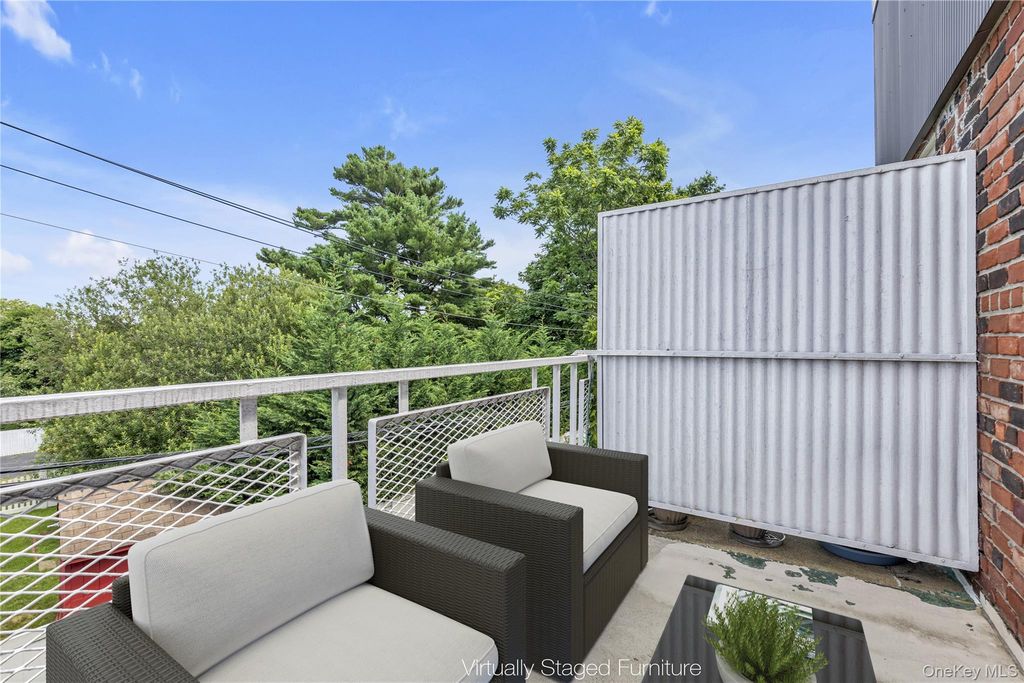 40 Daley Place 40-227, Lynbrook, NY 11563 — photo 4