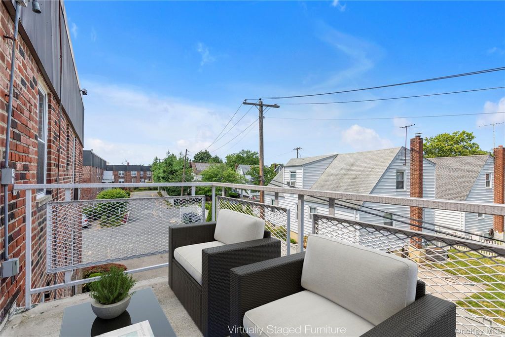 40 Daley Place 40-227, Lynbrook, NY 11563 — photo 5