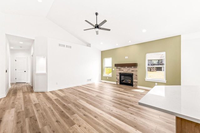 1515 Emma LANE, Burlington, WI 53105