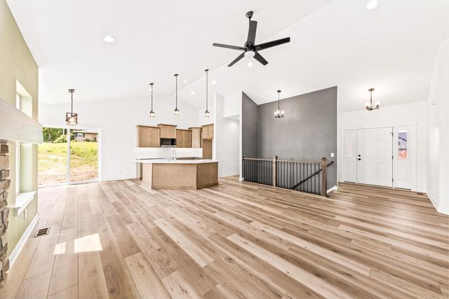 1515 Emma LANE, Burlington, WI 53105