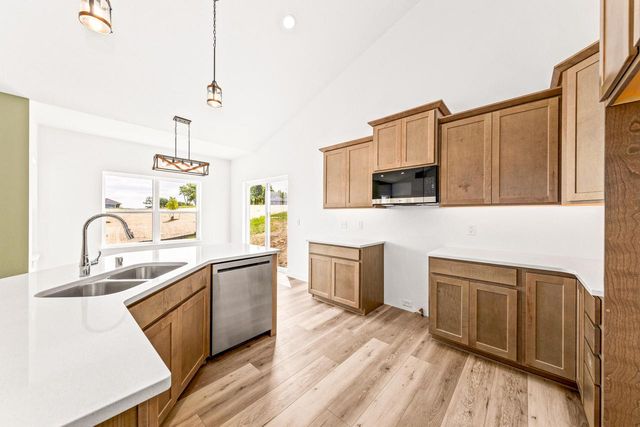 1515 Emma LANE, Burlington, WI 53105