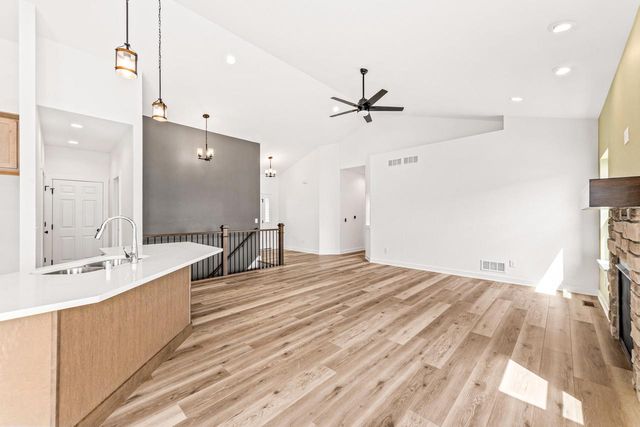 1515 Emma LANE, Burlington, WI 53105