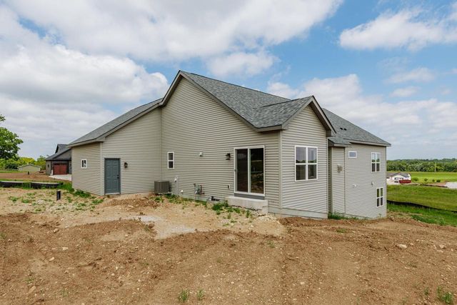 1515 Emma LANE, Burlington, WI 53105