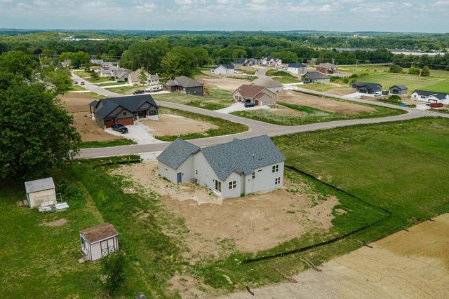 1515 Emma LANE, Burlington, WI 53105