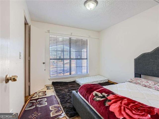 1321 Beeblossom Trail, Lawrenceville, GA 30044