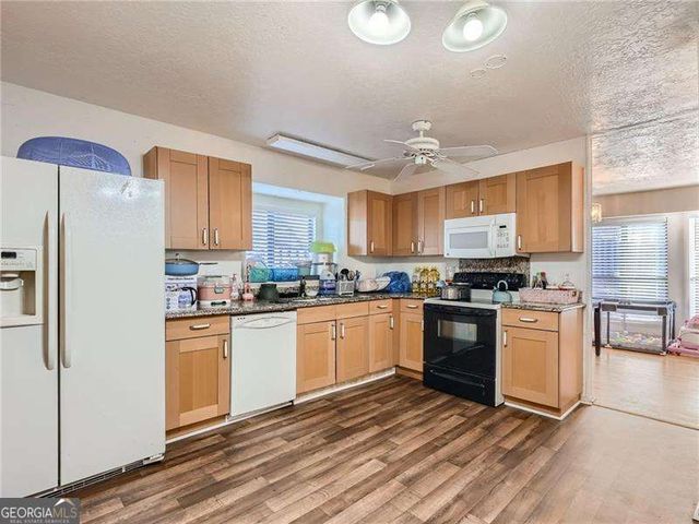 1321 Beeblossom Trail, Lawrenceville, GA 30044