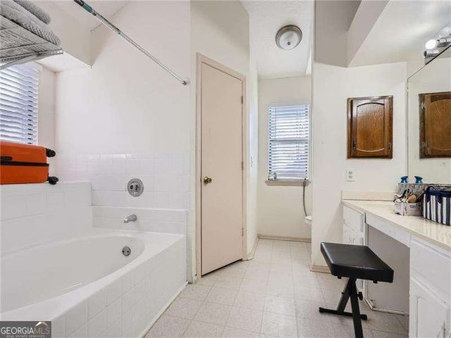 1321 Beeblossom Trail, Lawrenceville, GA 30044