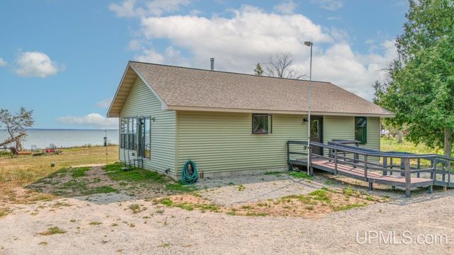 4935 Co. 511 Y.5 Road, Rapid River, MI 49878