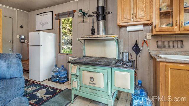 4935 Co. 511 Y.5 Road, Rapid River, MI 49878