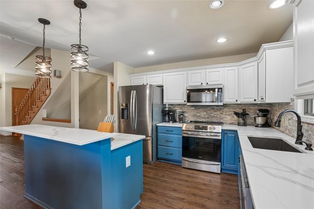 4951 E Hull Avenue, Des Moines, IA 50317