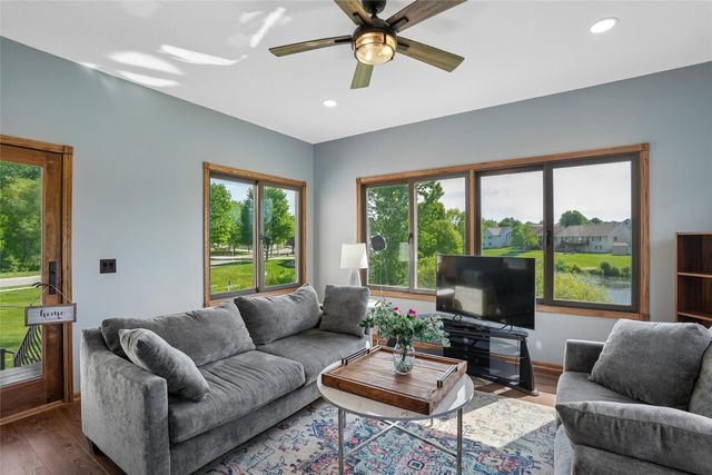 4951 E Hull Avenue, Des Moines, IA 50317