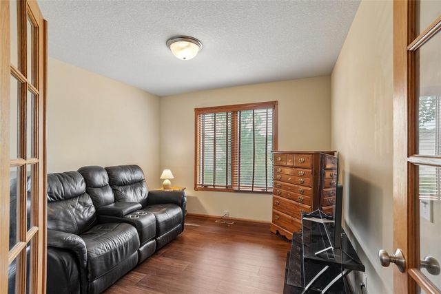 4951 E Hull Avenue, Des Moines, IA 50317