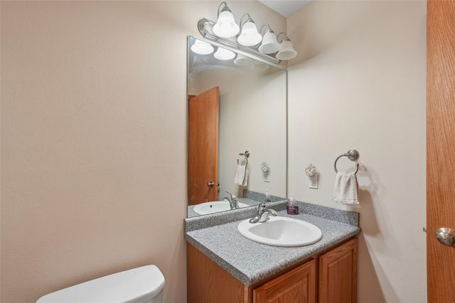 4951 E Hull Avenue, Des Moines, IA 50317