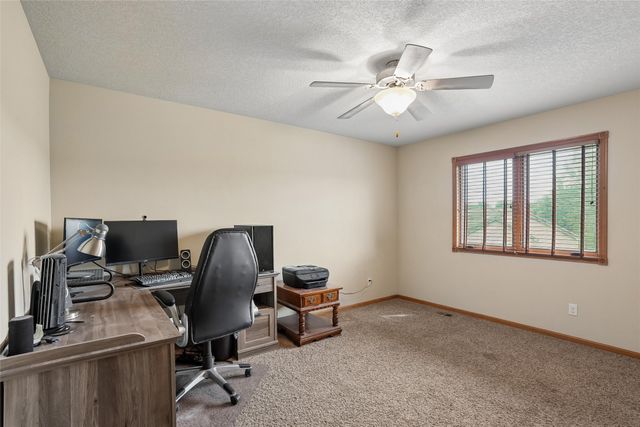 4951 E Hull Avenue, Des Moines, IA 50317