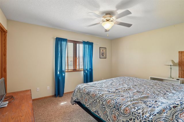 4951 E Hull Avenue, Des Moines, IA 50317