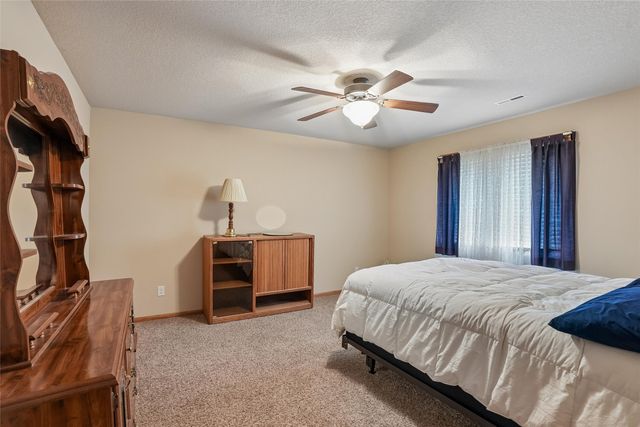 4951 E Hull Avenue, Des Moines, IA 50317