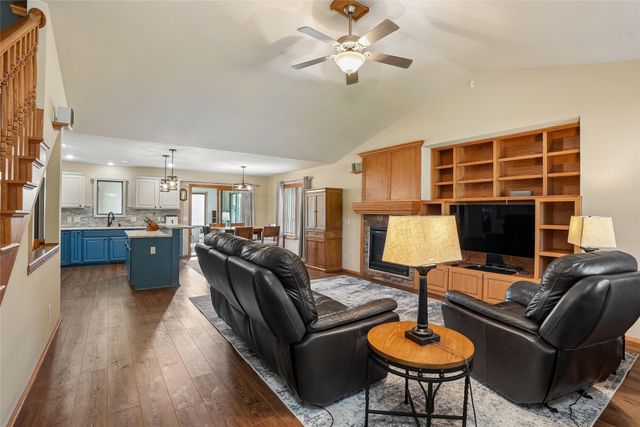 4951 E Hull Avenue, Des Moines, IA 50317