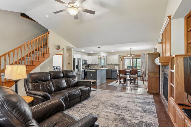 4951 E Hull Avenue, Des Moines, IA 50317