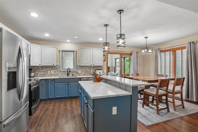 4951 E Hull Avenue, Des Moines, IA 50317