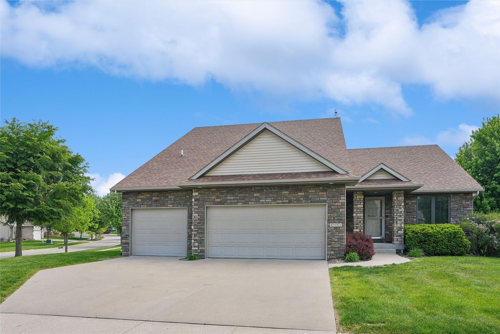 4951 E Hull Avenue, Des Moines, IA 50317