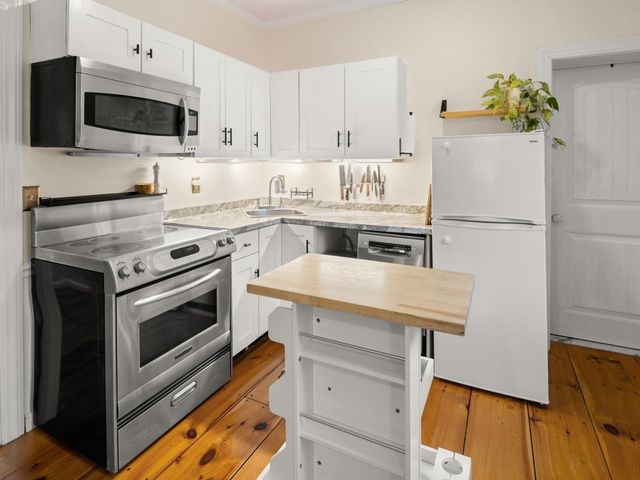 103 Maple St Apt 1, Burlington, VT 05401