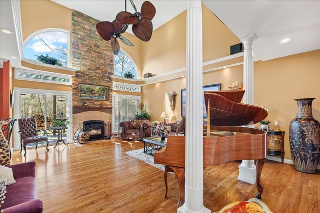 195 The Hollows Ct, Hendersonville, TN 37075