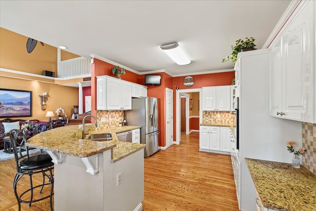 195 The Hollows Ct, Hendersonville, TN 37075