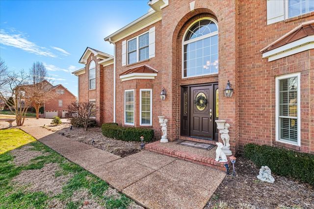 195 The Hollows Ct, Hendersonville, TN 37075