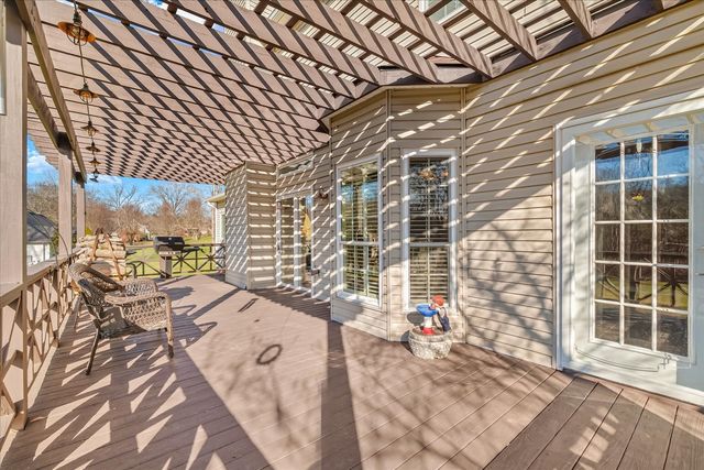 195 The Hollows Ct, Hendersonville, TN 37075