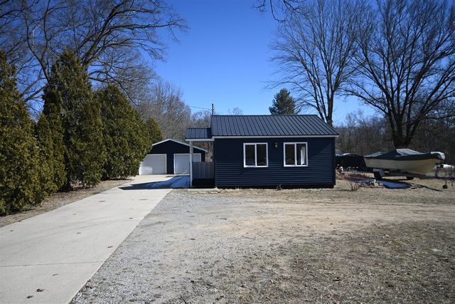 2096 S Mill Iron Road, Muskegon, MI 49442
