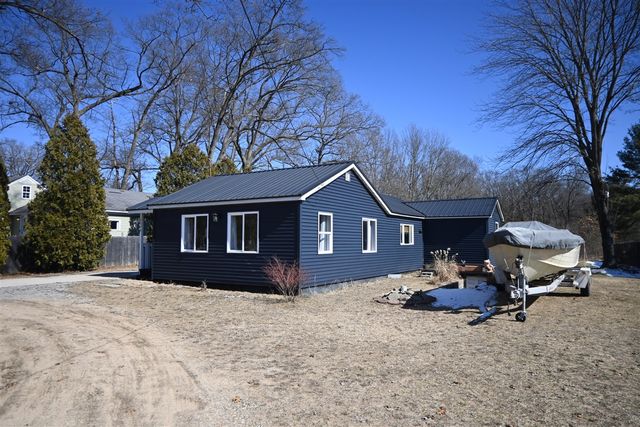 2096 S Mill Iron Road, Muskegon, MI 49442