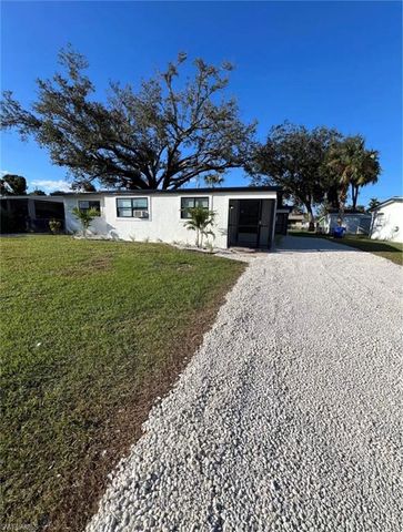 712 Camellia DR, North Fort Myers, FL 33903