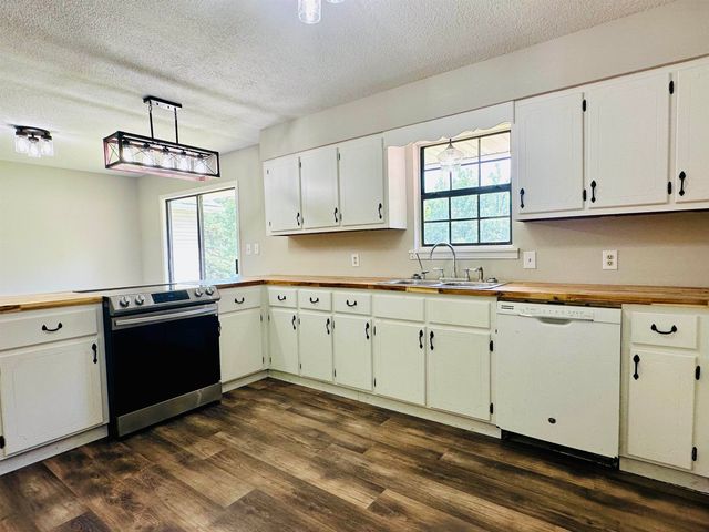 287 GILCHRIST STANTONVILLE RD, Adamsville, TN 38310