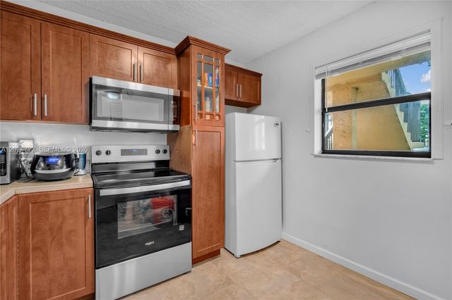 9181 NW 1st Court 101, Pembroke Pines, FL 33024
