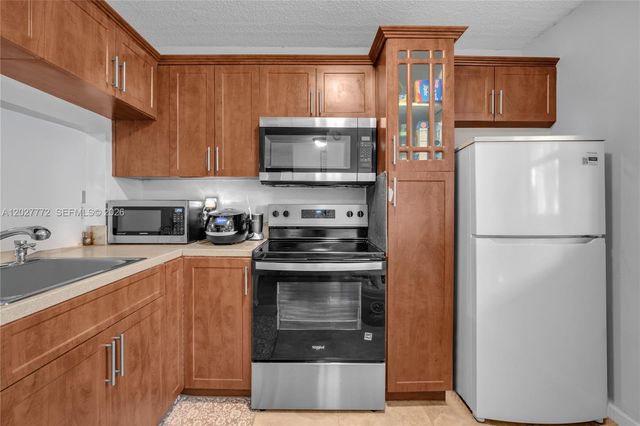 9181 NW 1st Court 101, Pembroke Pines, FL 33024