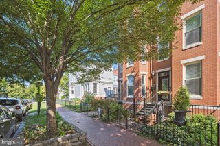 206 D ST SE, Washington, DC 20003