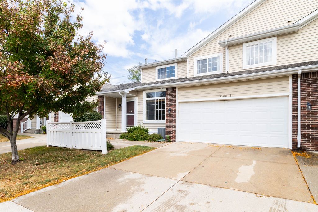 5500 Longview Court 2, Johnston, IA 50131