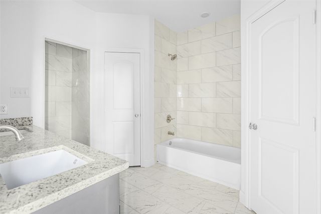 407 E Willingham Street, Cleburne, TX 76031