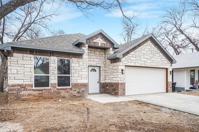 407 E Willingham Street, Cleburne, TX 76031