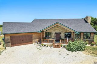 6010 SW Douglas RD, Topeka, KS 66610