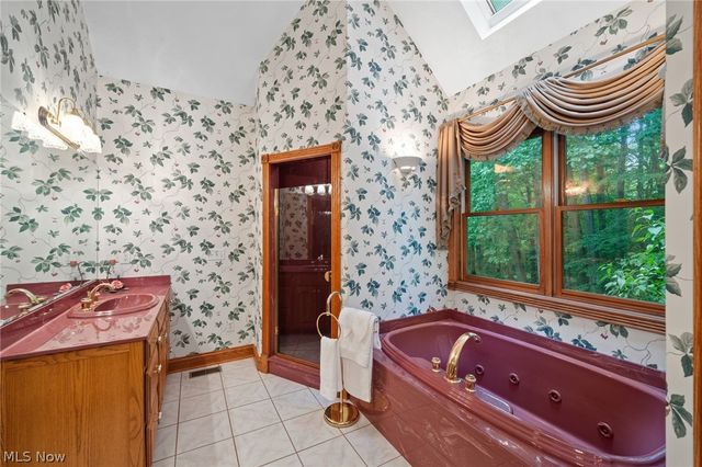 189 Ballantrae Drive, Sagamore Hills, OH 44067
