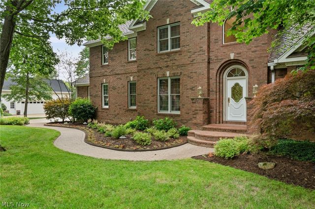 189 Ballantrae Drive, Sagamore Hills, OH 44067