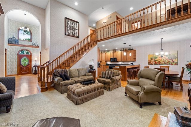 189 Ballantrae Drive, Sagamore Hills, OH 44067