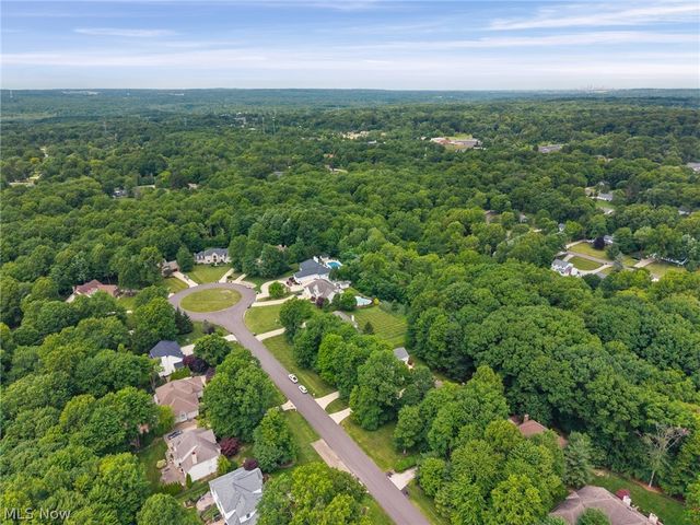 189 Ballantrae Drive, Sagamore Hills, OH 44067